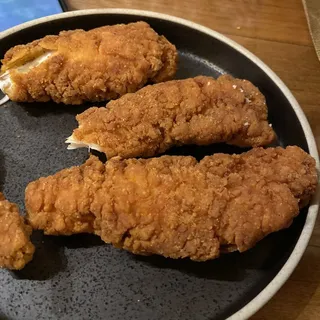 KIDS CHICKEN STRIPS