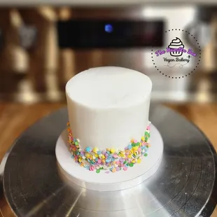 4 inch vanilla with fresh lemon frosting