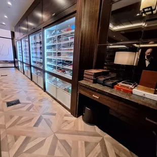 The humidor in question