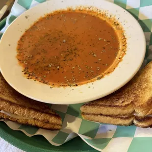 Grilled cheese and Tomato Basil soup- very good