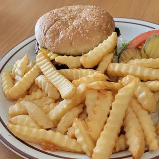 Cheese Burger w/fries