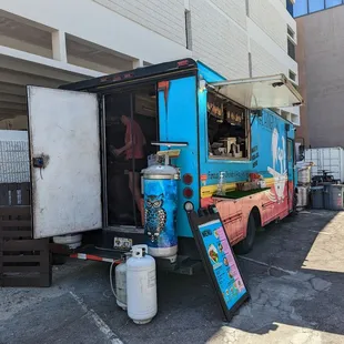 Food Truck in Alley, Jacksonville FL