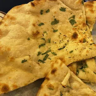 GARLIC NAAN