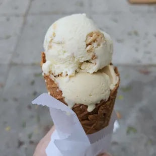 Banana puddin' and caramelized honey in a waffle cone.