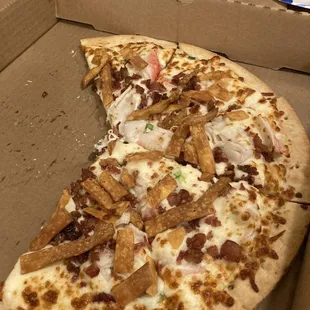 Crab Rangoon pizza SO GOOD!