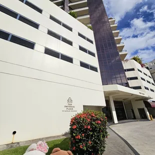 Entrance to the parking structure is on Kawaiaha&apos;o Street