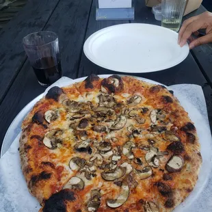 &quot;Twin Peaks&quot; wood-fired pizza.