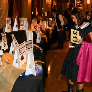 Silent Auctions at the Roof