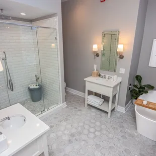 The Magnolia Suite Bathroom