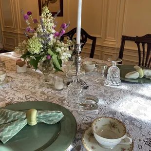 Breakfast was served in two courses in a beautiful dining room, complete with soft music