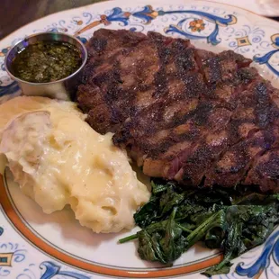 The best thing on the menu is the ribeye. Make sure to get the chimichurri sauce on the side because it's a bit overpowering.