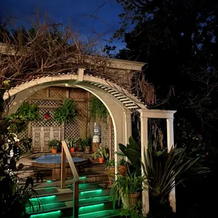 Beautiful outdoor garden hot tub - amazing