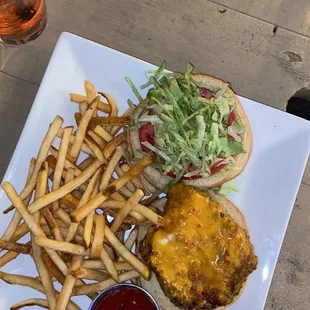 Fried Chicken Sandwich w/ Fries