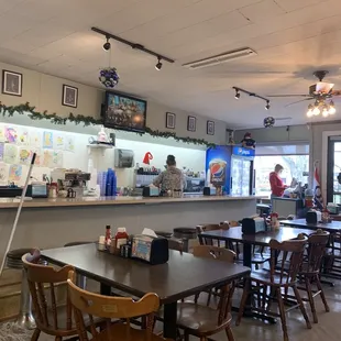 Table and counter seating