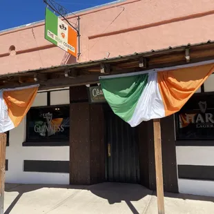 the outside of a restaurant