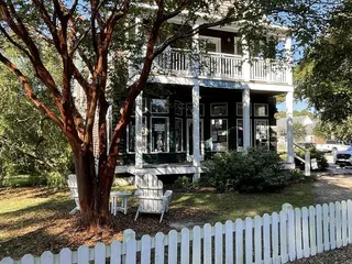 The Island Bookstore - Historic Corolla Village