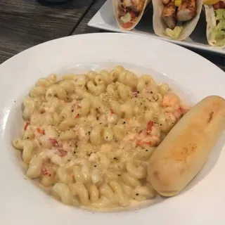 LOBSTER MAC N CHEESE