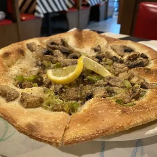  pizza on a plate