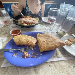 I had meat lovers Calzone. Wife spaghetti w/neat sauce. Both were excellent!!