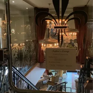 Sophia&apos;s Lounge interior access