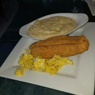 Catfish with eggs and grits