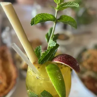 Mocktail passion fruit mojito