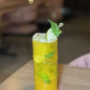 Mango mojito (Insta: @badtothebite)