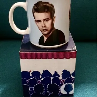 Mug memorabilia. 02/13/24