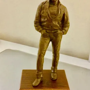 Small statue memorabilia. 02/13/24