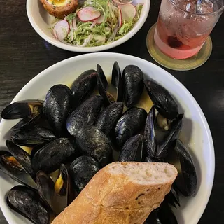 STEAMED MUSSELS