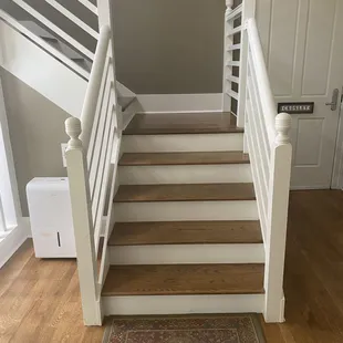 Guest entrance stairs to 2nd floor, 5+9 to get to Harsson &amp; 4 to other 2nd floor rooms.