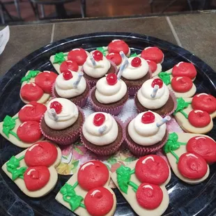 Cookies &amp; Cupcakes from &quot;Confections of a Cake Lover&quot;