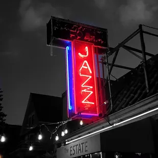 A jazz beacon on Murray Avenue, a few blocks north of North.