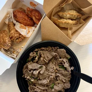 Fried Dumplings (4 Pieces)