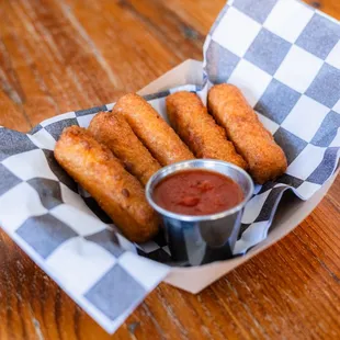Whole milk buffalo mozzarella breaded and fried, served w/ marinara