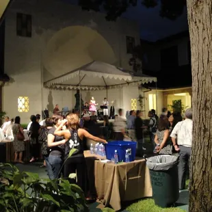 Joy of Sake Honolulu Aug. 2010 - front courtyard