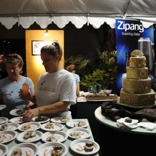 Joy of Sake Honolulu Aug. 2010 - Cake Works presenting cake shaped like sushi...ingenious!