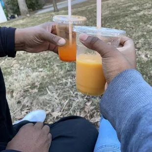 Lemon Carrot Ginger Juice and Just Peachy Smoothie ... yum,yum,yummy!!