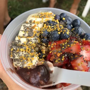 Acai bowl with bee pollen-SO yummy!!