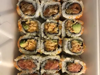 Oishii Poke And Sushi