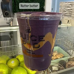 16 oz Nutter butter smoothie