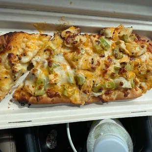 Buffalo chicken flatbread