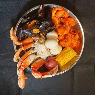 Juicy Cruise Special 1 Cluster Dungeness  1/2 LB Shrimp ( No head)  1/2 LB Black Mussels  3 Eggs 1 Corn 1 Potato