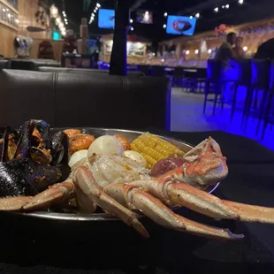 Juicy Cruise Special 1 Cluster Dungeness  1/2 LB Shrimp ( No head)  1/2 LB Black Mussels  3 Eggs 1 Corn 1 Potato