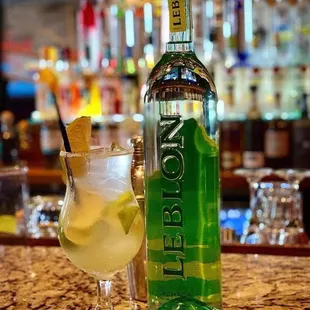 oysters and mussels, drink