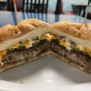 Jalapeño popper cheeseburger