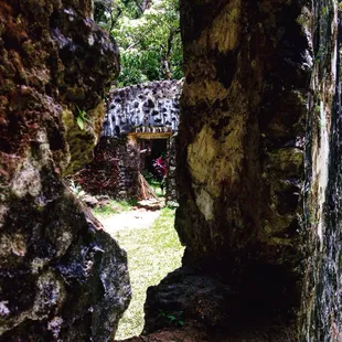 Kaniakapupu: where Kamehameha I rested his warriors...also called Luahaka &quot;place of relaxation&quot;...