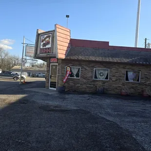 Side view of restaurant