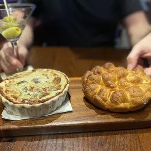 Seasonal Menu : Gruyère Mushroom Dip with a filthy martini ... delicious !!