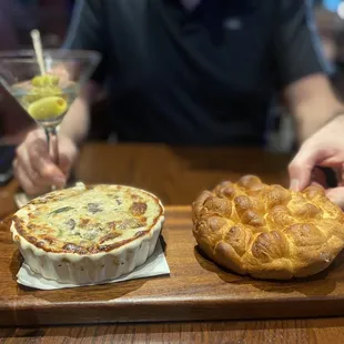 Seasonal Menu : Gruyère Mushroom Dip with a filthy martini ... delicious !!